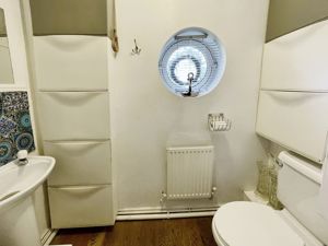 Guest wc- click for photo gallery